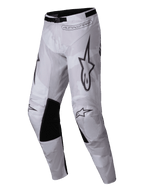 Alpinestars 2025 Racer Hollow Pants, spodnie motocrossowe, Light Camo Brown, jasny wzór kamuflażu z czarnymi wewnętrznymi panelami na kolanach, wyraźne logo Alpinestars, regulowana klamra w pasie do jazdy terenowej