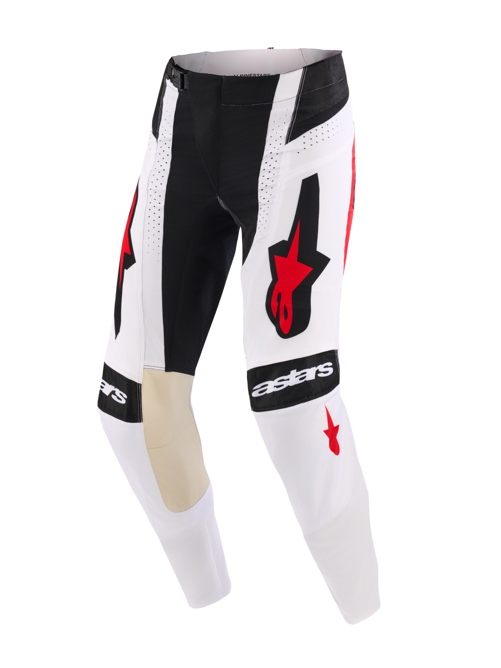Alpinestars 2026 Techstar Knif Pants, spodnie motocrossowe, biało-czarno-czerwone, wyraźne logo Alpinestars na udach i kolanach, wewnętrzne panele kolan z beżowej koziej skóry, perforowane detale poprawiające wentylację, wytrzymała konstrukcja wyścigowa do rywalizacji w terenie.