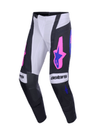 Alpinestars Techstar Knif Pants 2026, spodnie motocrossowe, czarne i jasnoszare z fioletowymi i jaskraworóżowymi akcentami, wyraźne logo „astars” na kolanach, logo gwiazdy na udach, ergonomiczny krój wyścigowy do jazdy terenowej