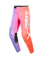 Alpinestars 2026 Fluid Apex Pants, spodnie motocrossowe, wielokolorowe z fioletowym, różowym i pomarańczowym gradientem, białe logo astars i czarne wzmocnione panele po wewnętrznej stronie kolan, ergonomiczna konstrukcja 3D do jazdy terenowej