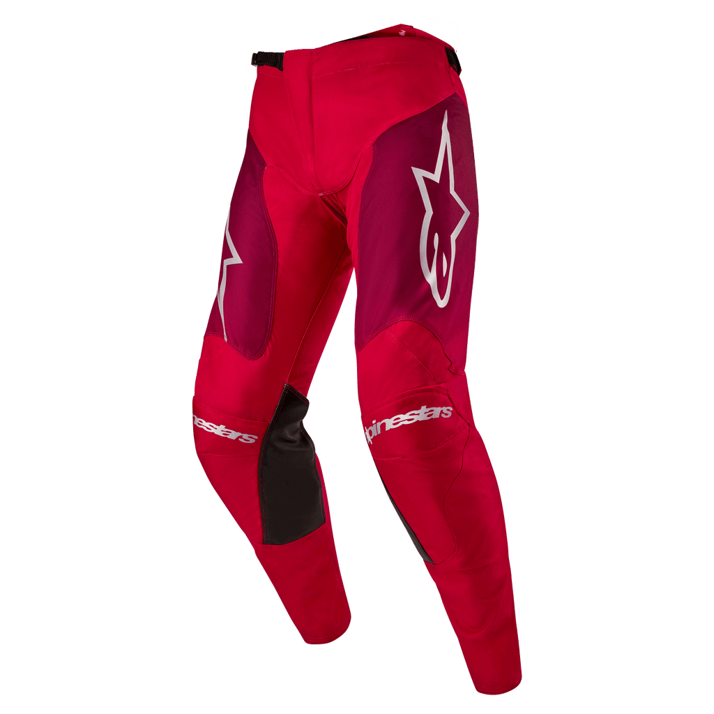 Alpinestars 2024 Racer Hoen Pants, spodnie motocrossowe, kolor Mars Red Burgundy, z bordowymi panelami na udach oraz białym logo Alpinestars na kolanach i biodrach, czarne panele przyczepne po wewnętrznej stronie kolan, sportowy, profilowany design do jazdy terenowej