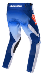 Alpinestars Racer Semi Pants 2023, spodnie motocrossowe, niebieskie i jaskrawopomarańczowe, widok z tyłu przedstawiający panele z niebieskim gradientem i białe wstawki, jaskrawopomarańczowe logo Alpinestars na biodrze, czarne skórzane wzmocnienia wewnętrznej strony nogawek, techniczny design do wyścigów off-road