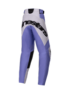 Alpinestars Youth Racer Veil Pants 2025, spodnie motocrossowe młodzieżowe, fioletowe z białymi i czarnymi sekcjami, duże czarne logo Alpinestars na siedzeniu, sportowy design, wzmocnione panele, wytrzymały materiał do jazdy terenowej