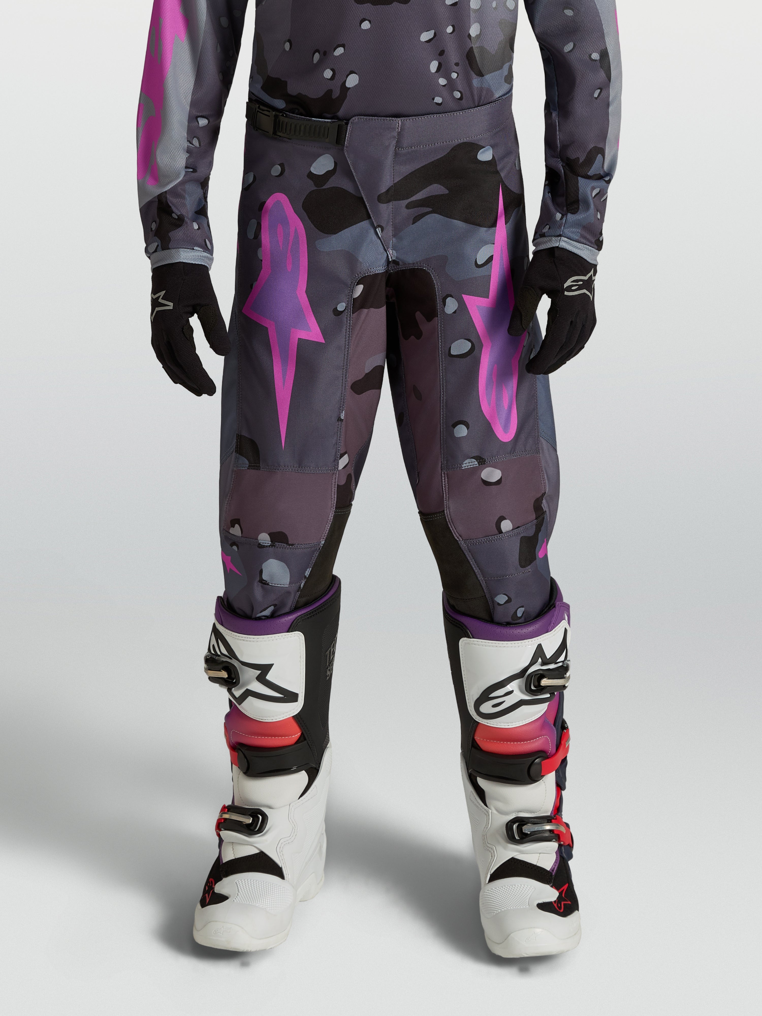 Alpinestars Spodnie Fluid Lone Młodzieżowe 2027, spodnie motocrossowe off-road, szary kamuflaż i fioletowy, wykonane z wytrzymałego poliestru 600D