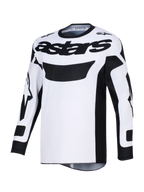 Alpinestars 2026 Racer Riway Jersey, koszulka motocrossowa, biało-czarna z wyraźnym czarnym logo „astars” na klatce piersiowej, odprowadzający wilgoć materiał poliestrowy, ergonomiczny krój wyścigowy