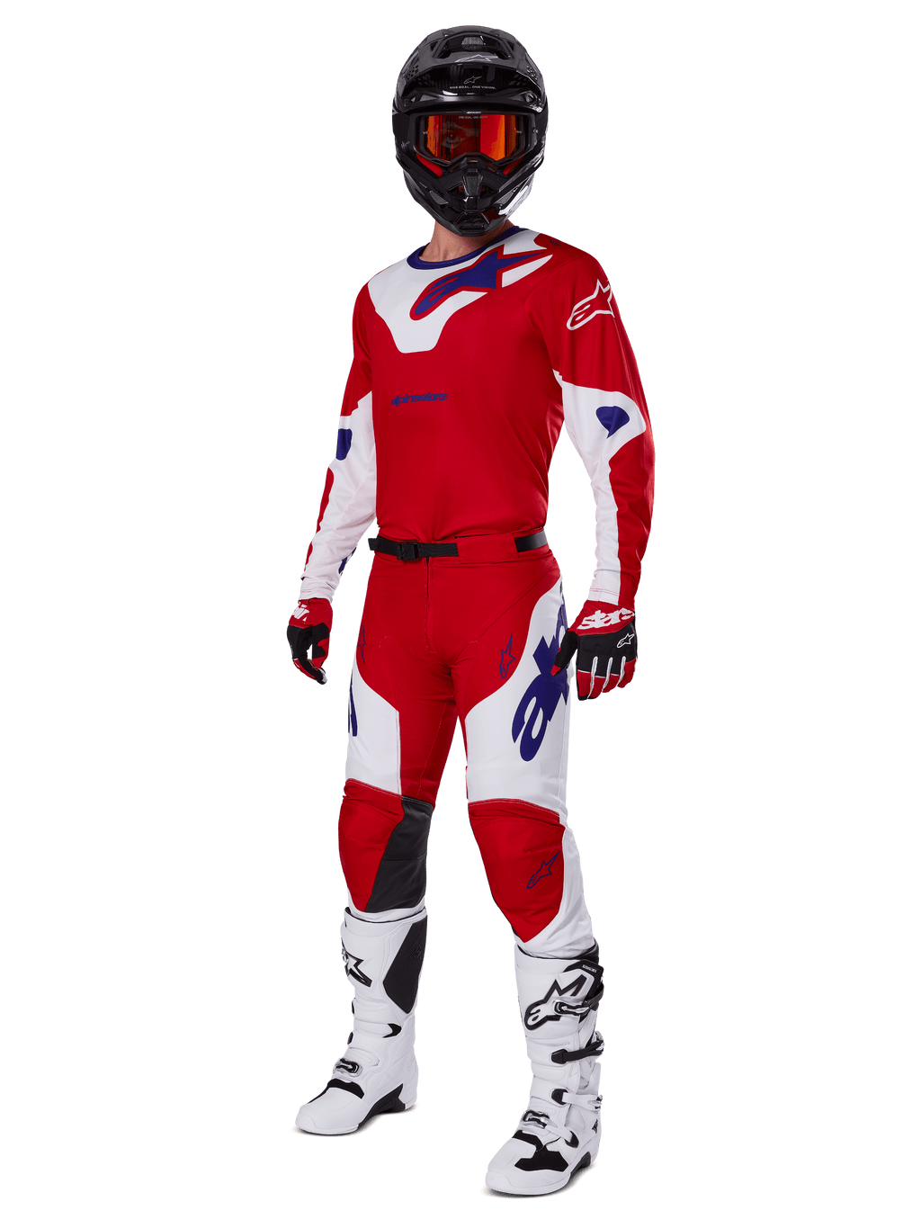 Zestaw Alpinestars 2025 Racer Veil, strój motocrossowy, jaskrawoczerwony i biały z niebieskimi akcentami logo, czarny kask, czerwone rękawice i białe buty, pełny zestaw ochronny do jazdy terenowej