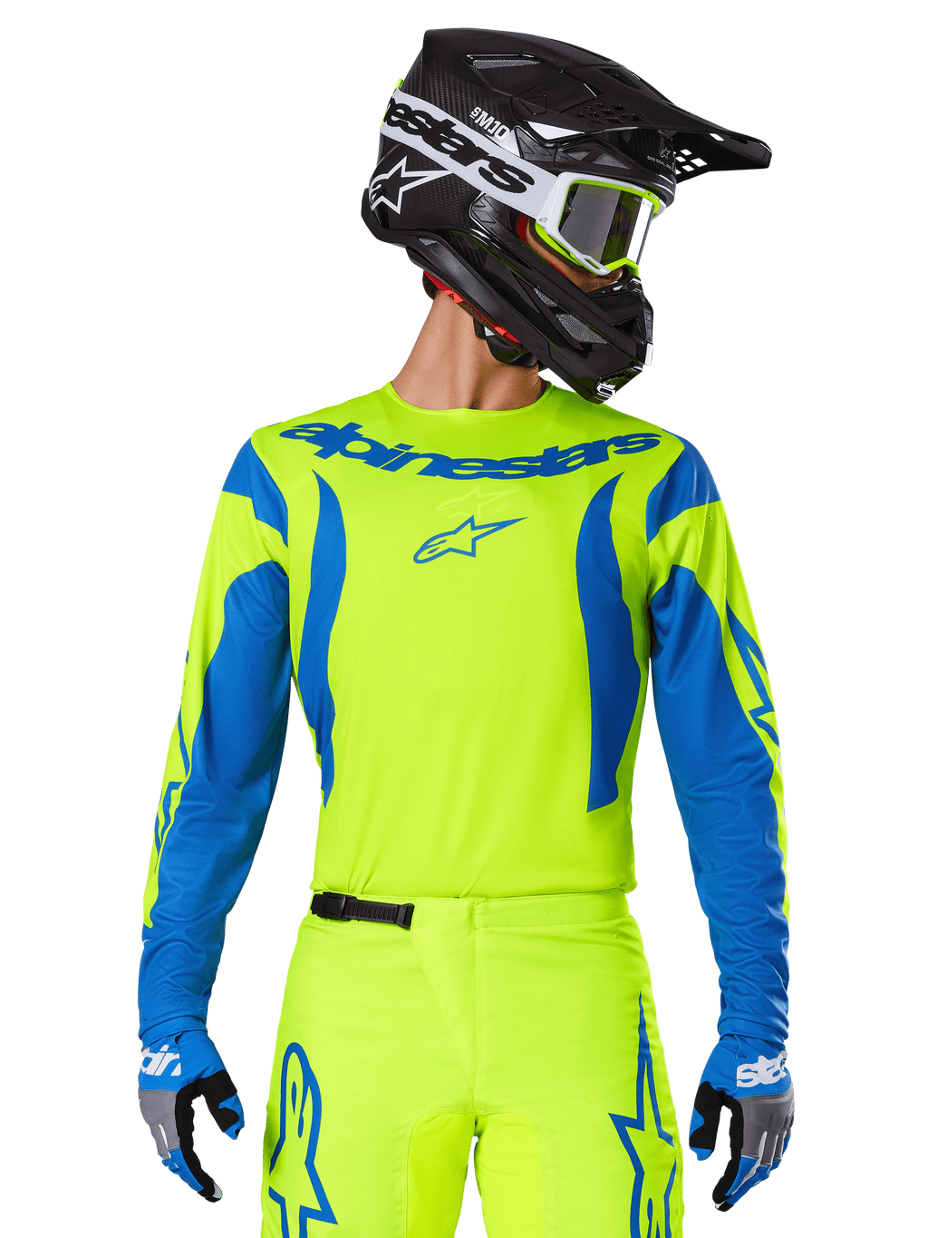 Alpinestars 2025 Fluid Haul Jersey, koszulka motocrossowa, neonowy żółty i niebieski, z niebieskim logo Alpinestars na klatce piersiowej, noszona z dopasowanym sprzętem, w tym czarnym kaskiem i niebieskimi rękawicami, sportowy krój do jazdy off-road