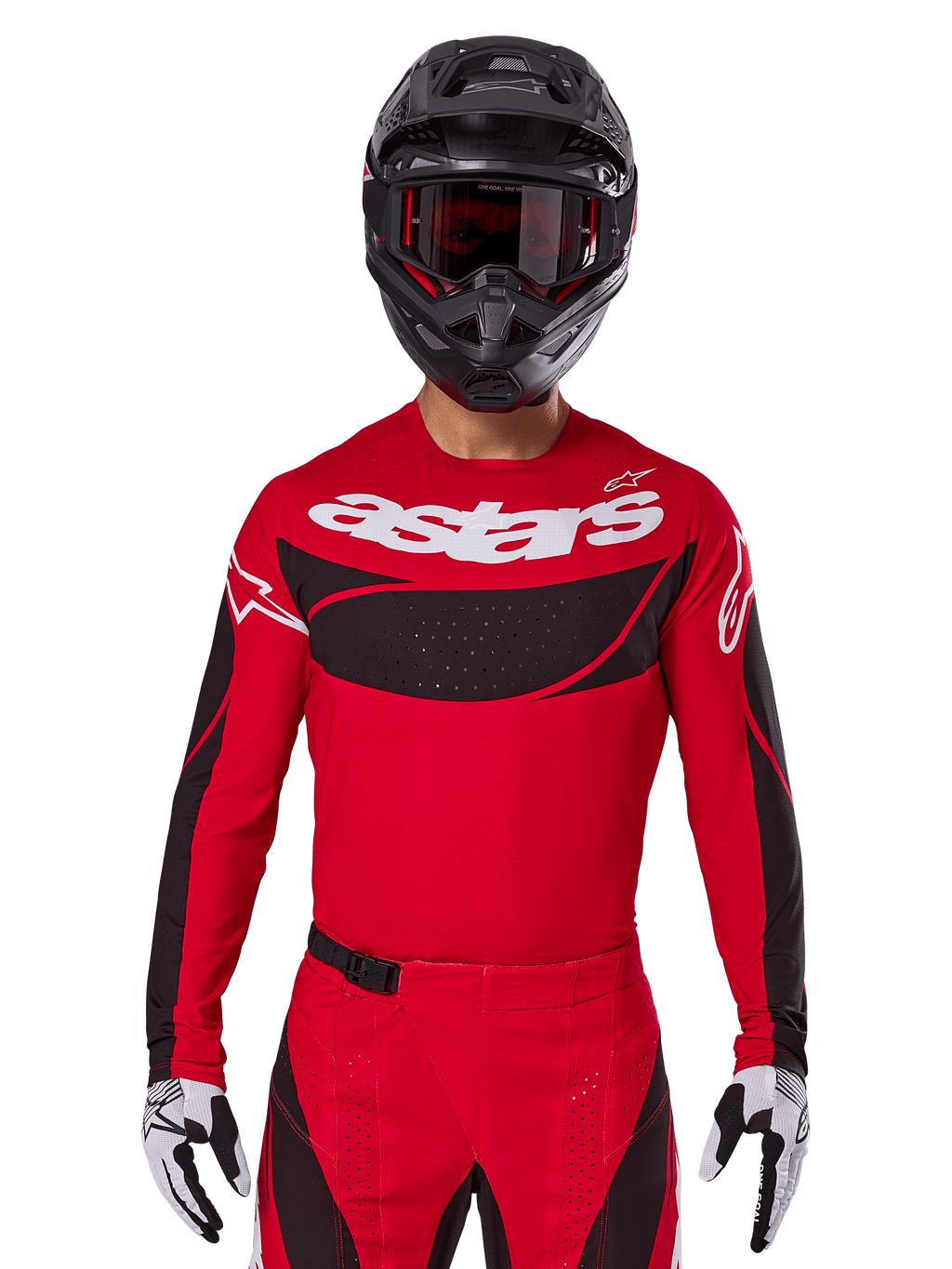 Alpinestars Techstar Dreem Jersey 2025, koszulka motocrossowa, jasnoczerwona i czarna, białe logo „astars”, czarny wentylowany panel na klatce piersiowej, kompletny strój ze spodniami, czarnym kaskiem i biało-czarnymi rękawicami