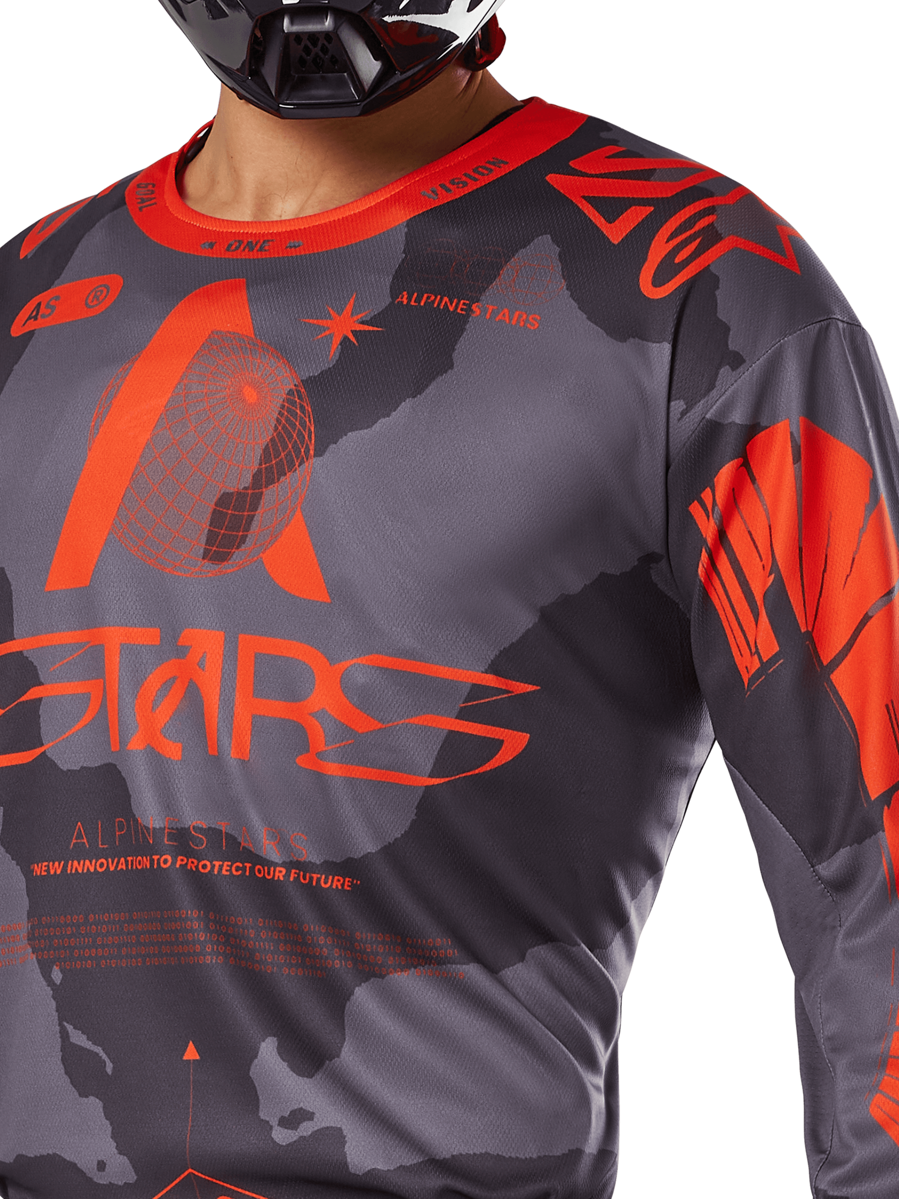 Alpinestars 2025 Racer Hollow Jersey, koszulka motocrossowa, szary kamuflaż i pomarańczowy fluo, z dużym pomarańczowym logo Alpinestars i grafikami technicznymi, okrągły dekolt, zaprojektowana do wyczynowej jazdy terenowej