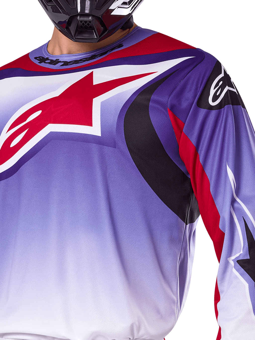Alpinestars 2025 Fluid Wurx Jersey, koszulka motocrossowa, fioletowa z jaskrawoczerwonymi elementami, zbliżenie na zawodnika w koszulce z dużym czerwonym logo gwiazdy Alpinestars na piersi, czarne i czerwone zakrzywione akcenty graficzne, sportowy krój do wyścigów off-road