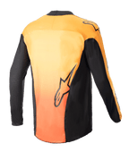 Alpinestars 2023 Techstar Sein Jersey, koszulka motocrossowa, czarna i jaskrawopomarańczowa, widok z tyłu przedstawiający jaskrawy pomarańczowy gradient na plecach, czarne panele boczne i rękawy, z logo Alpinestars na dole pleców i na ramieniu