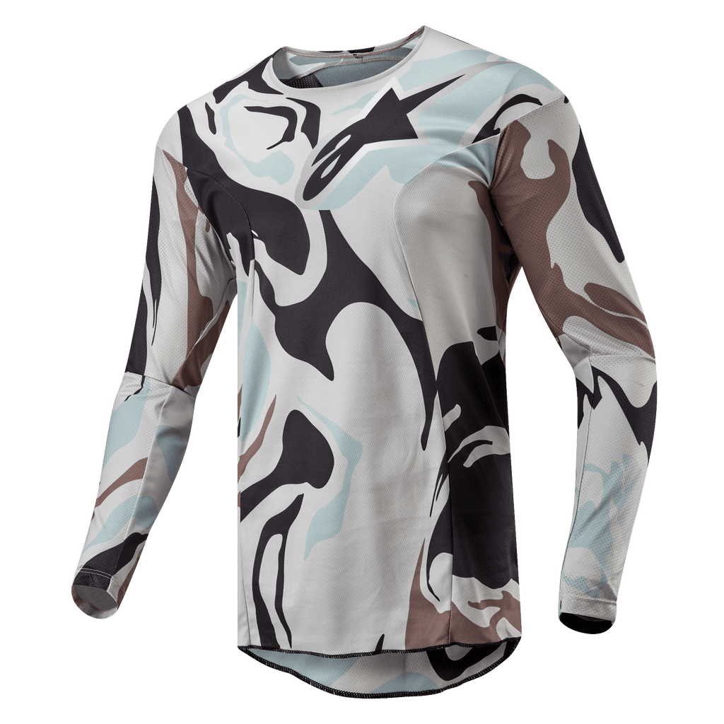 Alpinestars 2024 Racer Tactical Jersey, koszulka motocrossowa, Iron Camo Dust Gray, z wyrazistym wzorem kamuflażu w odcieniach jasnej szarości, ciemnej szarości i bladego błękitu, lekka konstrukcja poliestrowa z oddychającymi wstawkami z siatki, ergonomiczny sportowy krój