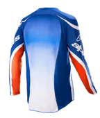 Alpinestars 2023 Racer Semi Jersey, koszulka motocrossowa, niebieska, jaskrawo pomarańczowa i biała, widok z tyłu prezentujący środkowy panel z gradientem od niebieskiego do białego, pomarańczowe akcenty na rękawach z białym logo oraz przedłużony tył do jazdy terenowej