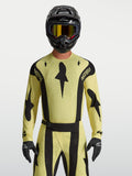 Koszulka Techstar Atrox marki Alpinestars, męska koszulka motocrossowa, żółta i czarna, sportowy krój, laserowa wentylacja.