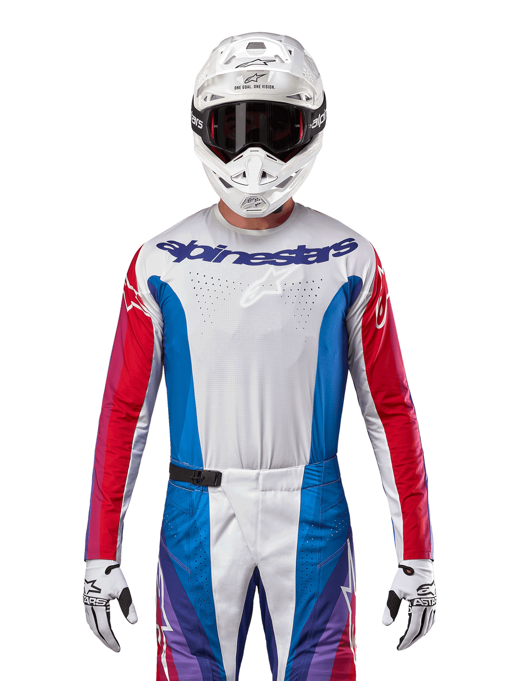 Alpinestars 2024 Techstar Pneuma Jersey, koszulka motocrossowa, niebieska, czerwona (Mars Red) i biała, widok z przodu na zawodniku w białym kasku i rękawicach, laserowo wycinane perforacje na klatce piersiowej i wyraźne logo, sportowa odzież wyścigowa do jazdy terenowej