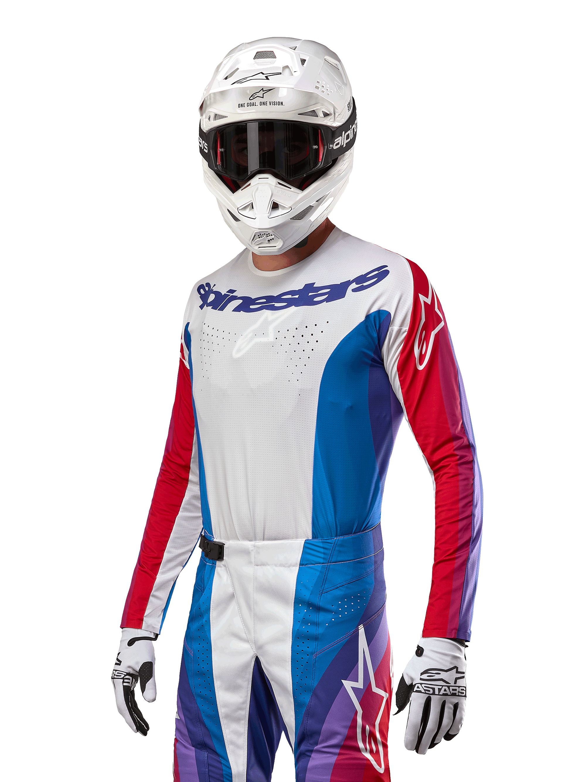 Alpinestars Techstar Pneuma Jersey 2024, bluza motocrossowa, niebiesko-czerwono-biała z fioletowymi akcentami, sportowy krój wyścigowy, techniczna odzież z długim rękawem prezentowana z białym kaskiem i rękawicami