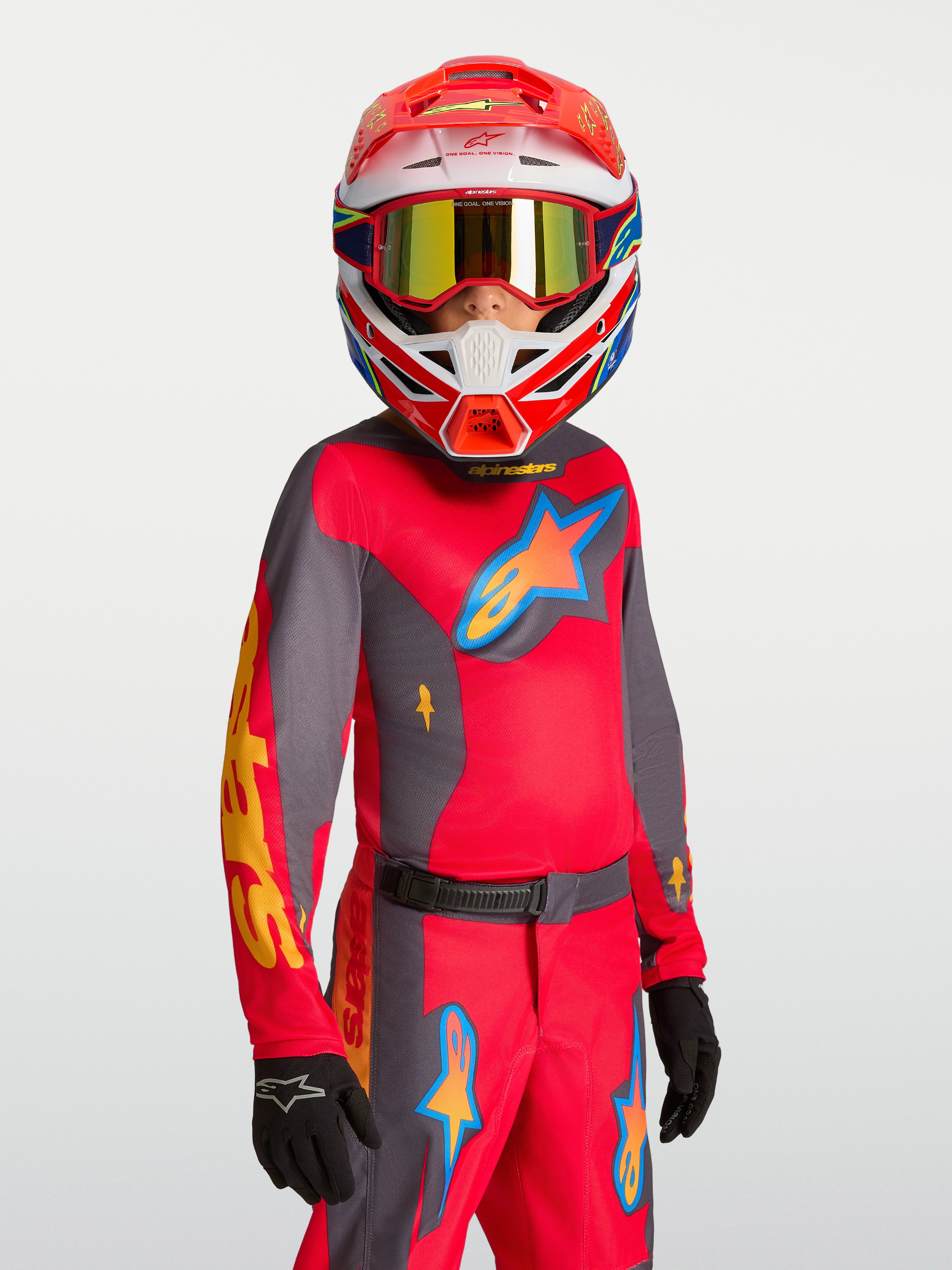 Alpinestars Youth Fluid Hunt, młodzieżowa koszulka motocrossowa, czerwona i szara, sportowy krój z grafiką wyścigową Astars.