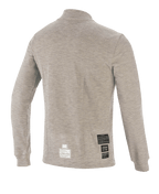 Alpinestars Race V3 Long Sleeve Top, samochodowa warstwa bazowa, szary melanż, widok z tyłu przedstawiający techniczna tkaninę ognioodporną i naszywki z certyfikatem FIA przy dolnej krawędzi