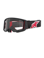 Gogle Alpinestars Supertech Corp, czarno-czerwona oprawka z przezroczystą soczewką, czarny regulowany pasek z dużym czerwono-białym logo gwiazdy, profesjonalne gogle motocrossowe zaprojektowane do wyścigów off-road