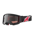 Alpinestars Supertech Corp Goggles Absolute Vision, gogle motocrossowe, czarno-czerwone ze srebrną lustrzaną soczewką, napis "ONE GOAL. ONE VISION.", czarny pasek z dużym czerwono-białym logo gwiazdy, kanciasta oprawka z piankowym wyściełaniem, profesjonalna ochrona oczu off-road