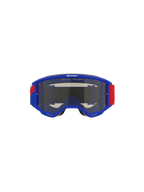 Gogle Alpinestars Vision Sand, niebieska oprawka z czerwonymi i białymi akcentami na pasku, przyciemniana soczewka Dark Smoke, z hasłem „ONE GOAL. ONE VISION.” na górze, wysokiej klasy gogle motocrossowe zapewniające ochronę na pustyni i w terenie off-road