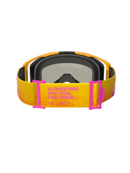 Alpinestars Vision 8 Corp Goggles, gogle motocrossowe, pomarańczowo-żółte z różowymi akcentami, widok z tyłu pokazujący pasek z napisem „ALPINESTARS ONE GOAL. ONE VISION.”, różowe regulatory paska, pomarańczowa ramka z czarną piankową wyściółką