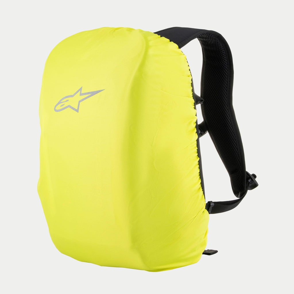 Plecak Alpinestars AMP3, fluorescencyjny żółty pokrowiec przeciwdeszczowy, srebrne logo Alpinestars, czarne regulowane paski na ramiona, wodoodporne akcesorium ochronne do sprzętu motocyklowego