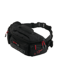 Alpinestars MM93 Waist Bag, czarna nerka motocyklowa, czerwone zawieszki suwaków, liczne przegrody na zamek, regulowany pasek z klamrą, czerwone logo Alpinestars i szare oznaczenie MM93, wytrzymały wodoodporny materiał