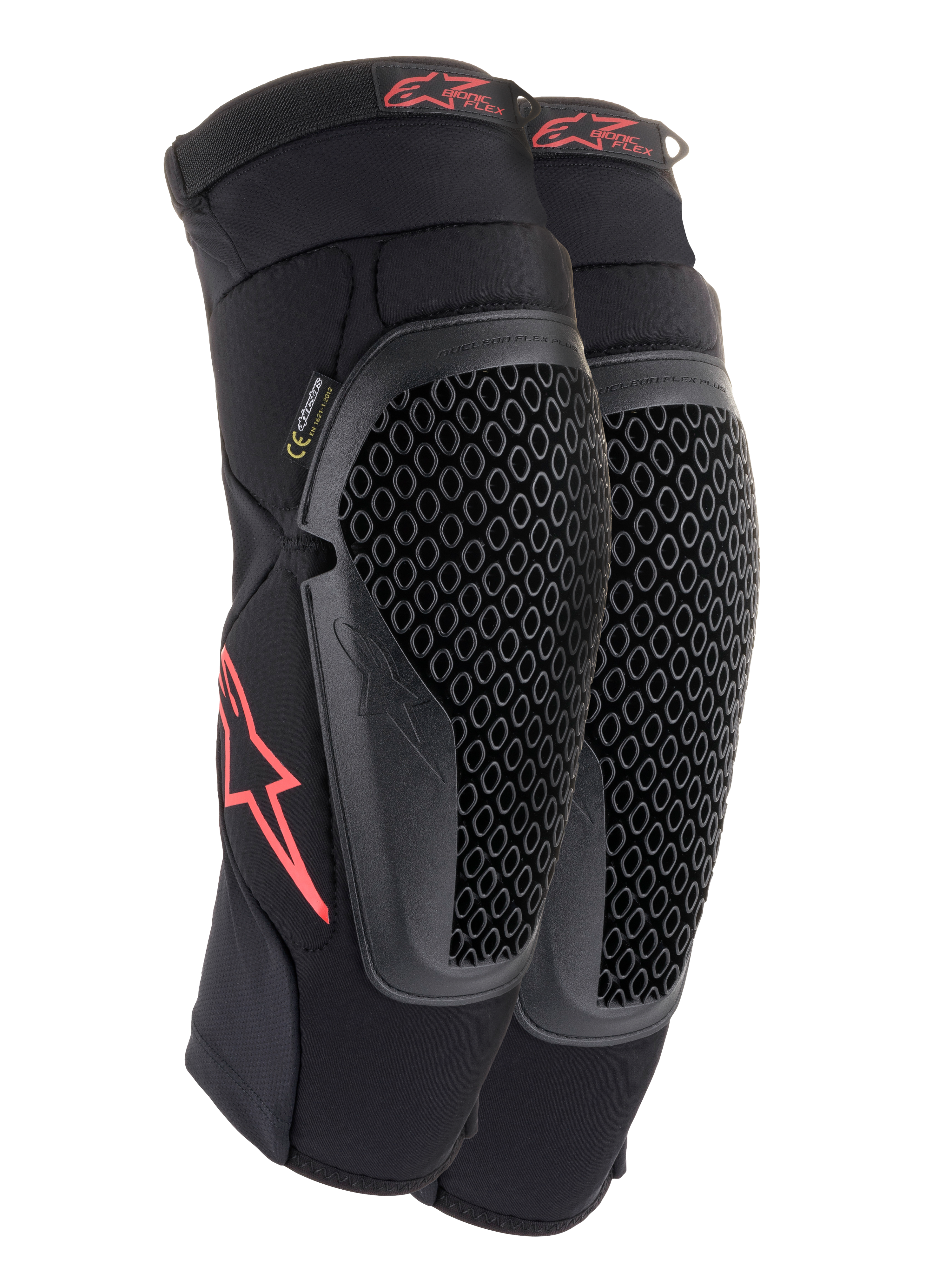 Alpinestars Bionic Flex Knee Protectors, czarno-czerwone, para motocrossowych ochraniaczy kolan z perforowanymi osłonami Nucleon Flex Technology, czerwonymi logo Astars i elastycznymi paskami na oddychającym rękawie z czarnej siatki.
