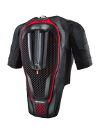 Alpinestars Tech-Air® 7X System, motocyklowa kamizelka z poduszką powietrzną, widok z tyłu przedstawiający zintegrowany ochraniacz pleców o strukturze plastra miodu, czarna tkanina typu mesh z czerwonymi akcentami, ergonomiczny sprzęt ochronny do wyścigów drogowych i na dni torowe