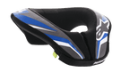 Alpinestars Youth Sequence Neck Roll, młodzieżowy ochraniacz szyi motocrossowy, czarny antracyt i niebieski, ergonomiczna wyściełana konstrukcja, niebiesko-szare wzorzyste panele, białe akcenty, logo Alpinestars, miękka wyściółka wewnętrzna zapewniająca komfort