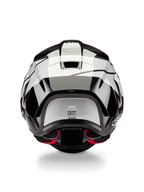 Alpinestars Supertech R10 Element Helmet, widok z tyłu, czarno-karbonowo-srebrny połysk, aerodynamiczny design spojlera, etykieta certyfikatu DOT, czerwone akcenty wewnętrznej wyściółki, profesjonalna wyścigowa ochrona głowy