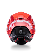 Kask Alpinestars Supertech R10 Arius, widok z tyłu, błyszczący czerwony i ciemnoczerwony design, duży biały napis Alpinestars z tyłu, widoczne etykiety certyfikacji DOT i ECE, wysokowydajny aerodynamiczny kask wyścigowy