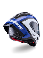 Kask Alpinestars Supertech R10 Arius, wyścigowy kask typu full-face, czarno-biało-niebieski z połyskiem, widok z tyłu pod kątem trzech czwartych ukazujący aerodynamiczny spojler, widoczną teksturę włókna węglowego i wyraźne białe logo Alpinestars