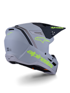 Kask Alpinestars S-M3 Radium, kask motocrossowy, szaro-czarny i żółty neonowy mat, konstrukcja typu full-face z kanciastą skorupą, wydatny daszek i otwory wentylacyjne, matowe wykończenie z wyrazistą grafiką