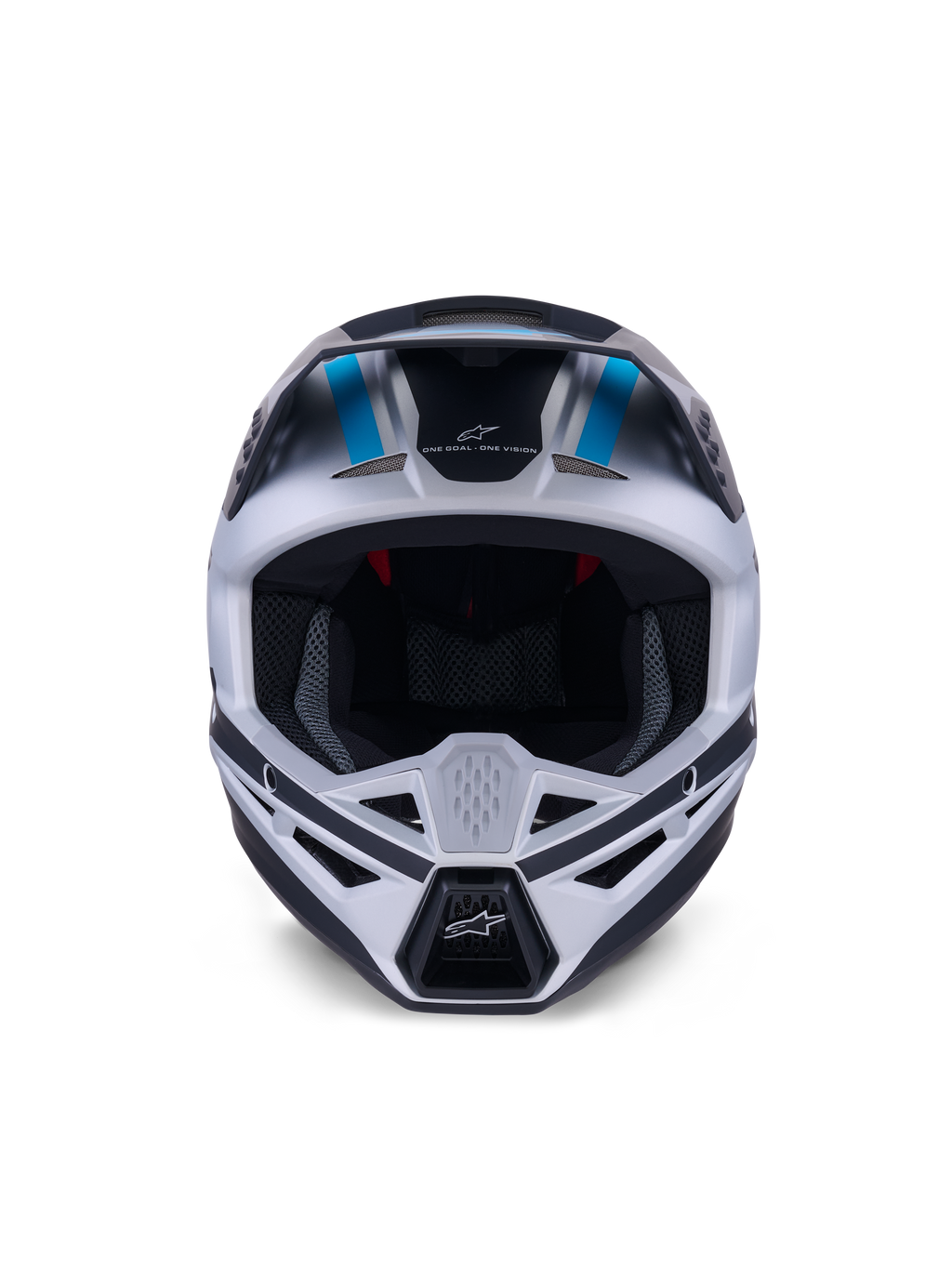 Kask Alpinestars S-M3 Heat, kask motocrossowy, srebrno-niebieski i czarny matowy, widok z przodu eksponujący system wentylacji, duży otwór na gogle oraz wewnętrzną wyściółkę z siatki, z hasłem marki „ONE GOAL ONE VISION” na czole