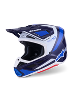 Alpinestars S-M7 Rise Motocross Helmet, niebiesko-biały z połyskiem, widok z trzech czwartych ukazujący aerodynamiczną skorupę ze zintegrowanym daszkiem i licznymi otworami wentylacyjnymi, białe i niebieskie akcenty graficzne oraz wyrazisty branding, wysokiej klasy wyczynowy sprzęt off-road