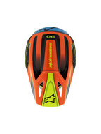 Kask Alpinestars S-M3 Youth Fray, widok z góry, pomarańczowy, czarny i żółty z niebieskimi akcentami, z brandingiem „alpinestars” i logo gwiazdy na daszku, opływowa, aerodynamiczna konstrukcja do motocrossu i jazdy terenowej dla młodzieży