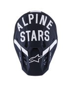 Kask Alpinestars S-M7 Dasher, kask motocrossowy, czarno-biały matowy, widok z przodu z wyraźnym białym napisem Alpinestars i logo z gwiazdą, kompozytowa skorupa z otworami wentylacyjnymi, profesjonalny sprzęt do wyścigów off-road