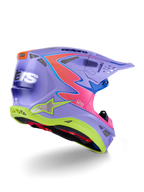 Alpinestars Supertech M10 Jett Lawrence R01 Helmet, kask motocrossowy, fioletowy z różowymi i neonowymi żółtymi akcentami, odważny wzór graficzny z logo Alpinestars, aerodynamiczna skorupa z otworami wentylacyjnymi i daszkiem ochronnym