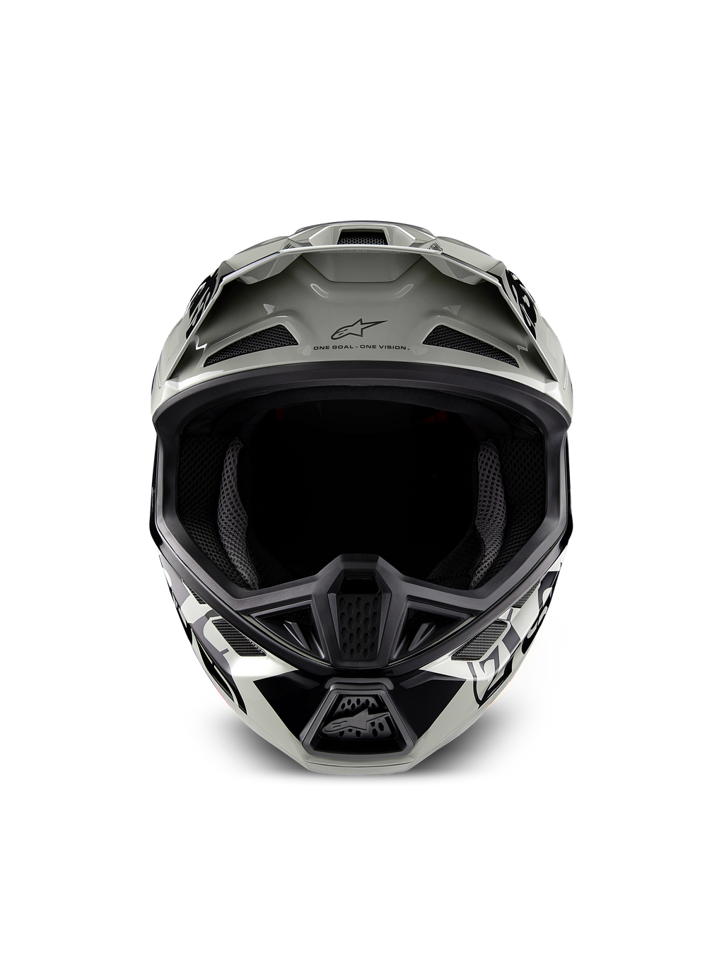 Kask Alpinestars Limited Edition S-M7 Wolf Dust, kask motocrossowy, kolor Dune Black Glossy z biało-czarną grafiką, widok z przodu ukazujący szeroki otwór na gogle i liczne wloty wentylacyjne, aerodynamiczny daszek z logo Alpinestars i napisem „One Goal One Vision”, specjalistyczna ochrona głowy do wyścigów off-road
