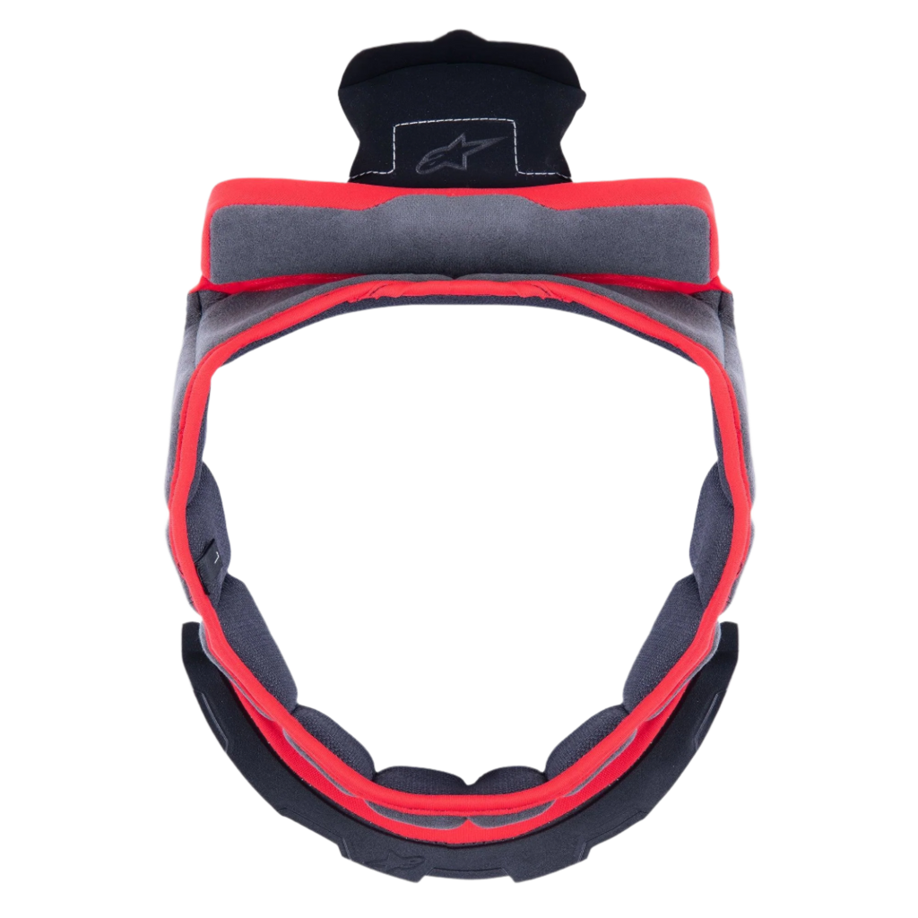 Alpinestars Supertech R10 Crown Pad, szara wymienna wyściółka górna kasku, okrągły kształt z czerwoną lamówką i szarym materiałem, czarne plastikowe elementy mocujące z logo Alpinestars, akcesorium do personalizacji dopasowania i komfortu kasku