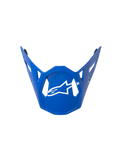 Alpinestars Supertech M10 Flood Visor, daszek do kasku motocrossowego, niebieski z białym logo, o geometrycznym kanciastym designie z wycięciami wentylacyjnymi, smukły profil, oficjalna część zamienna do kasków off-road