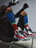 Alpinestars RSRV Legacy Shoe, buty lifestyle premium, czerwone, białe i czarne, wysokie za kostkę, logo Alpinestars, stylizowane z kolorowymi skarpetami w paski