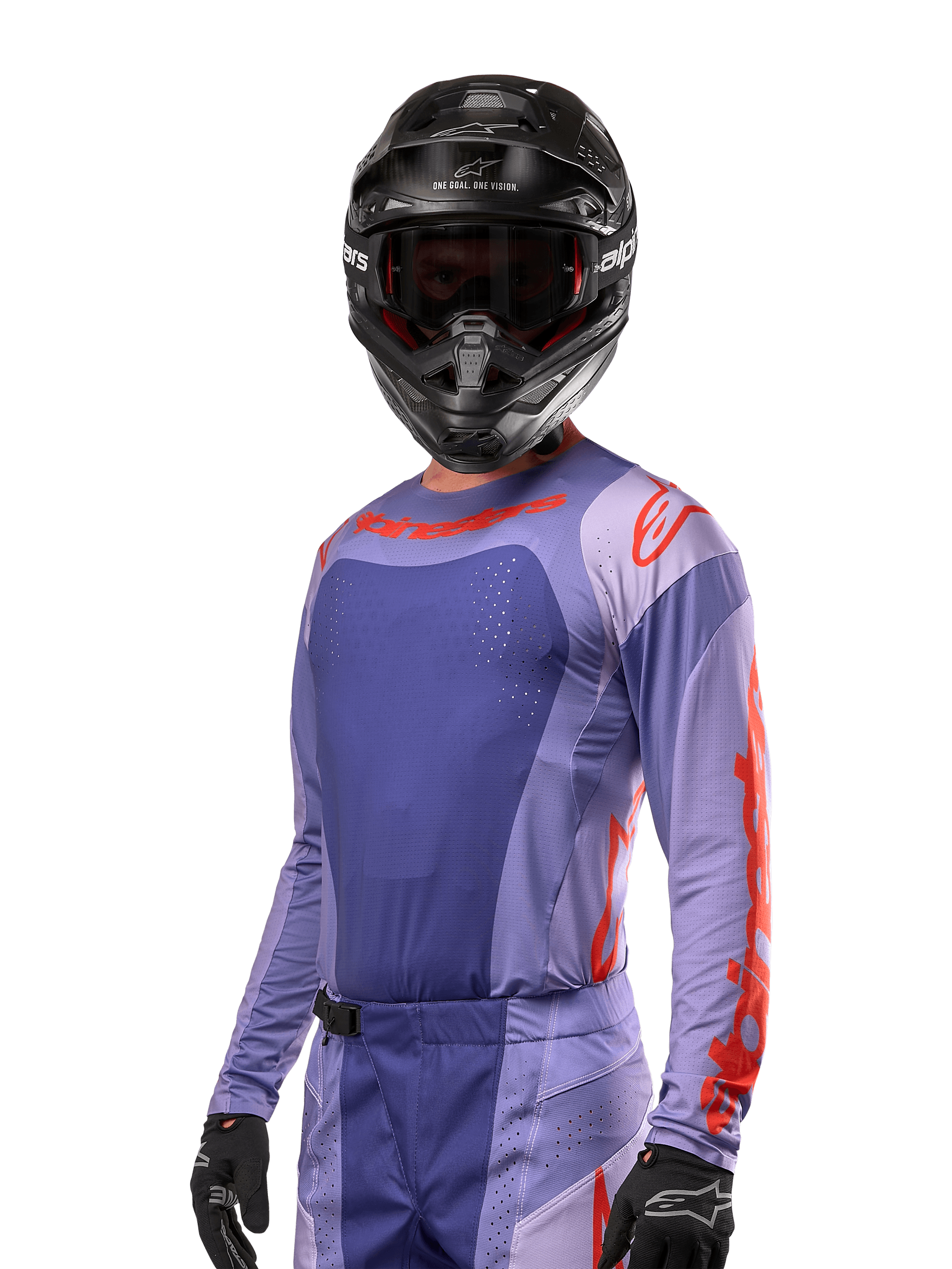 Alpinestars 2024 Techstar Ocuri Jersey, bluza motocrossowa, fioletowa i intensywnie pomarańczowa, długi rękaw z laserowo wycinanymi perforacjami dla wentylacji, atletyczny krój wyścigowy, noszona z czarnym kaskiem motocrossowym i rękawicami