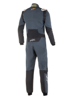 Kombinezon Alpinestars Hypertech, profesjonalny kombinezon samochodowy, szary Asphalt i jaskrawy pomarańczowy, widok z tyłu, czarne panele elastyczne na dolnej części pleców i łokciach, pomarańczowe logo Alpinestars na ramionach, białe logo Hypertech, aerodynamiczny design z certyfikatem FIA