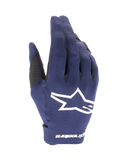 Alpinestars 2025 Radar Gloves, rękawice motocrossowe, granatowe i białe, teksturowana ciemnoniebieska tkanina z dużym białym logo gwiazdy, białe oznaczenia na nadgarstku, lekka konstrukcja do wyścigów terenowych