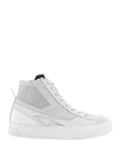 Alpinestars Stella Stated Podium Shoes, wysokie damskie sneakersy motocyklowe, biało-szare, gruba biała wulkanizowana podeszwa, żebrowany tekstylny panel na kostce, sznurowane zapięcie, subtelne logo, design inspirowany stylem retro skate