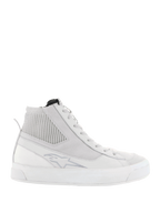Alpinestars Stella Stated Podium Shoes, wysokie damskie sneakersy motocyklowe, biało-szare, gruba biała wulkanizowana podeszwa, żebrowany tekstylny panel na kostce, sznurowane zapięcie, subtelne logo, design inspirowany stylem retro skate